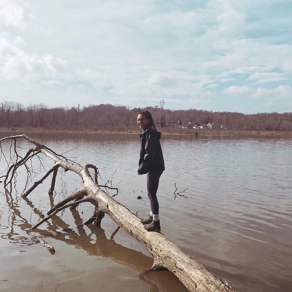 Meet your Posher, Chloe - Picture 1 of 1